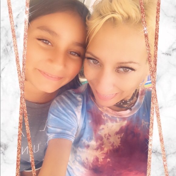 Meet your Posher, Lea - Picture 2 of 2